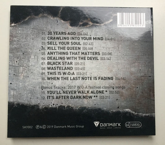 CD Digipack incl. 8 page picture booklet